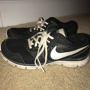 Nike black sneakers